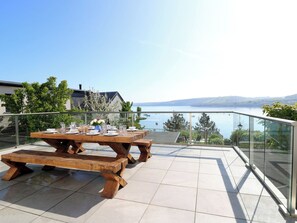 Cottage | Outdoor dining - Fronwig (New Quay)