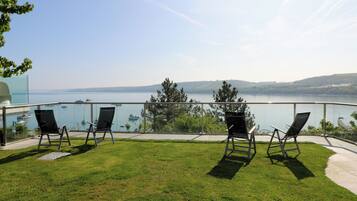 Cottage | Property grounds