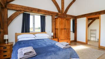4 bedrooms, individually decorated, individually furnished, free WiFi