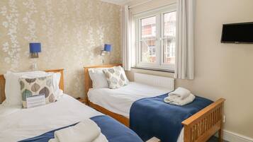 2 bedrooms, individually decorated, individually furnished, free WiFi