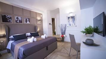 Caja de seguridad en la habitación y escritorio