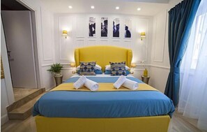 Caja de seguridad en la habitación y escritorio 