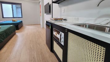 Studio Supérieur | Cuisine privée | Mini réfrigérateur, micro-ondes, plaque de cuisson, cuiseur de riz