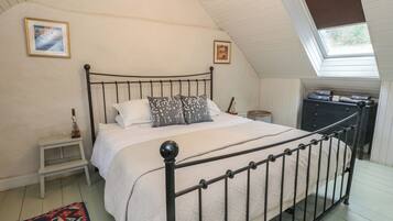 3 bedrooms, individually decorated, individually furnished, free WiFi