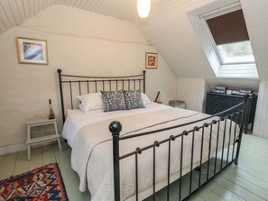 3 bedrooms, individually decorated, individually furnished, free WiFi - Woodland Cottage (Arisaig)