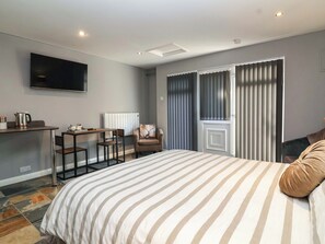 1 chambre, décoration personnalisée, ameublement personnalisé