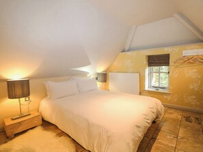 8 quartos, individualmente decorados, individualmente mobiliados