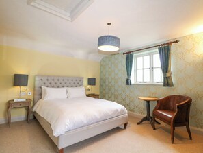 8 habitaciones, decoración personalizada y muebles diferentes 