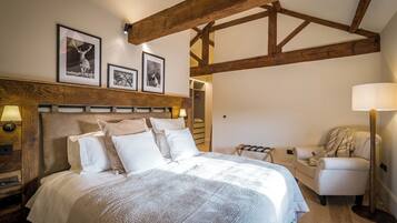 5 bedrooms, individually decorated, individually furnished, free WiFi