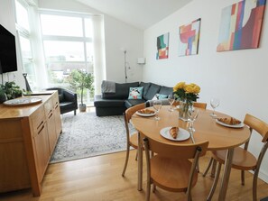 Interior - Seaview (Tyn-y-Gongl)