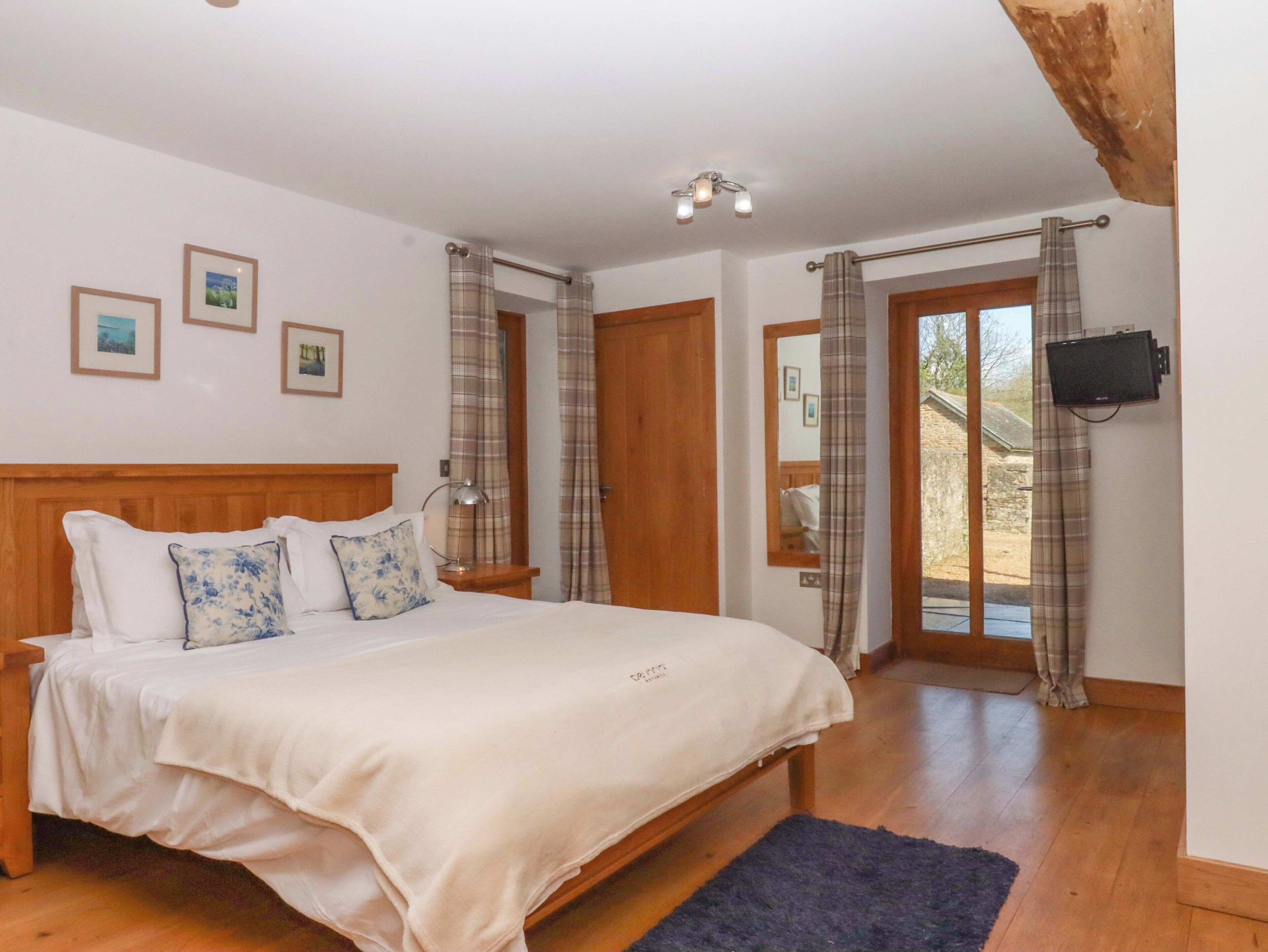 Cottage | 4 bedrooms, individually decorated, individually furnished, free WiFi