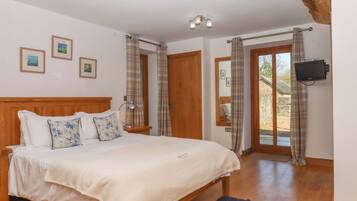 Cottage | 4 bedrooms, individually decorated, individually furnished, free WiFi