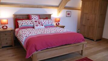 4 bedrooms, individually decorated, individually furnished, free WiFi