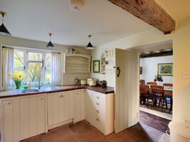 Refrigerador, lavavajillas, tetera/pava eléctrica, tostadora