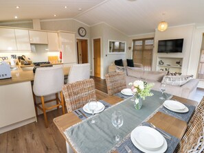 Interior - Finnbars Lodge (Richmond)