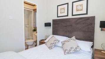 3 habitaciones, decoración personalizada y muebles diferentes