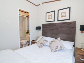 3 quartos, individualmente decorados, individualmente mobiliados