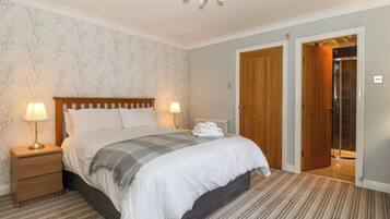 4 bedrooms, individually decorated, individually furnished, free WiFi