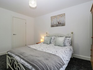 3 quartos, individualmente decorados, individualmente mobiliados