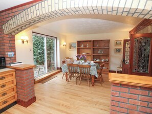 Dining - The Chapel (Newport)