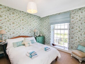 4 bedrooms, individually decorated, individually furnished, free WiFi - Goleufryn (Beaumaris)