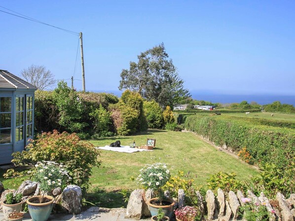 Property grounds - Goleufryn (Beaumaris)