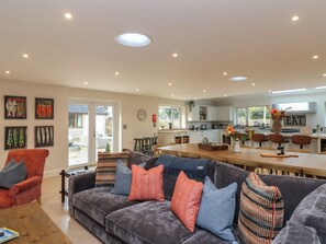 Living area - Blossom Hill (Witney)