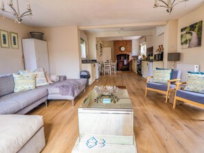 Chaumière | Aire de séjour