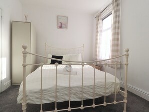 5 bedrooms, individually decorated, individually furnished, free WiFi