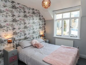 3 habitaciones, decoración personalizada y muebles diferentes 