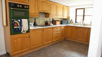 Fridge, dishwasher, electric kettle, toaster