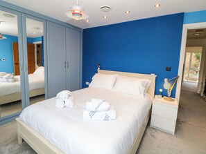 3 quartos, individualmente decorados, individualmente mobiliados