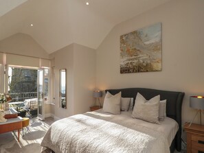 4 bedrooms, individually decorated, individually furnished, free WiFi - Mulgrave House (Scarborough)