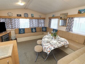Living area - Millrythe Holiday Park (Hayling Island)