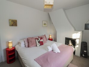 3 bedrooms, individually decorated, individually furnished, free WiFi - Cherry Blossom Cottage (Stratford-upon-Avon)