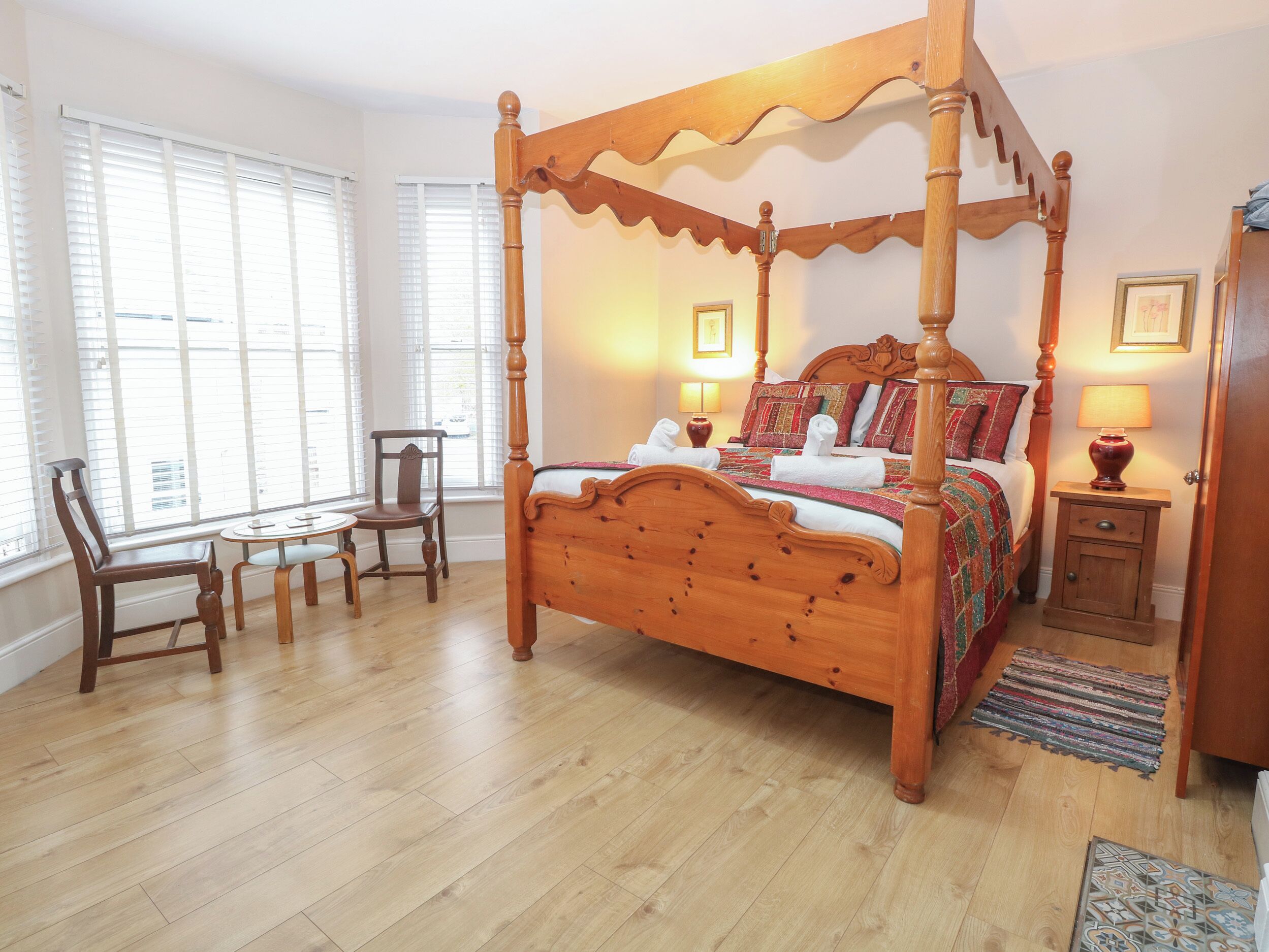 6 bedrooms, individually decorated, individually furnished, free WiFi