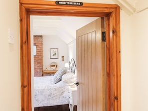 3 bedrooms, individually decorated, individually furnished, free WiFi - Cherry Tree Cottage (Nottingham)