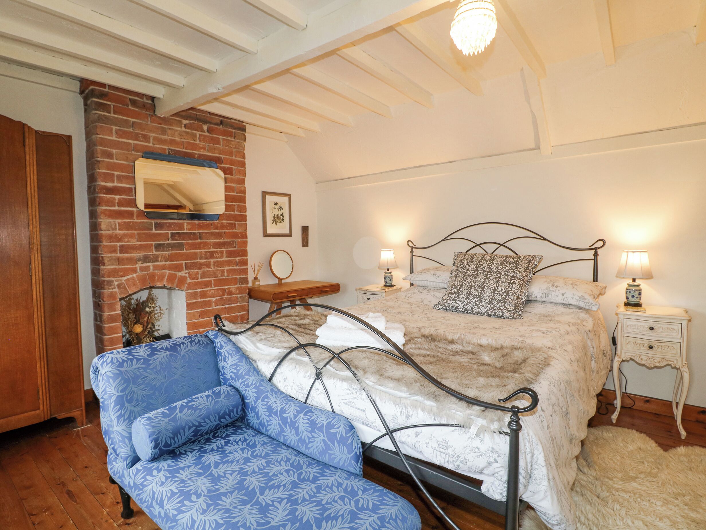 3 bedrooms, individually decorated, individually furnished, free WiFi