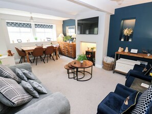 Living area - Thimble Cottage (Keighley)