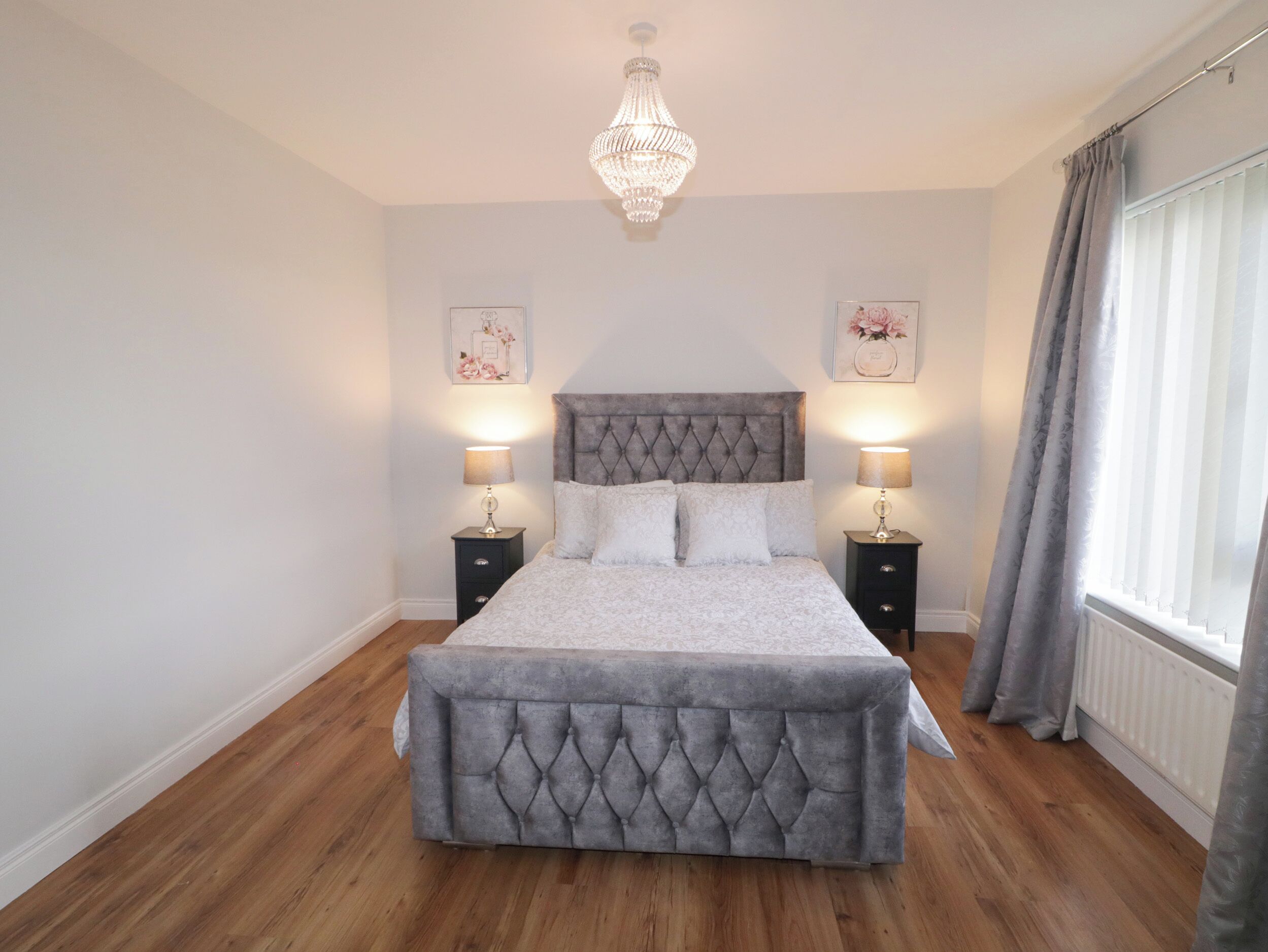 5 quartos, individualmente decorados, individualmente mobiliados