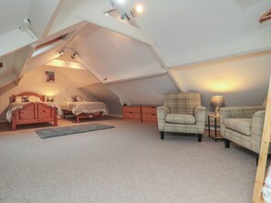 3 bedrooms, individually decorated, individually furnished, free WiFi - Providence Cottage (Whitby)