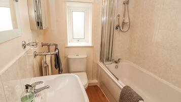 Cottage | Bathroom | Shower