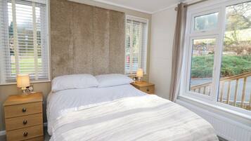 2 dormitoris, decoració individual i mobiliari individual