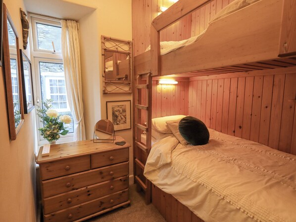 3 bedrooms, individually decorated, individually furnished, free WiFi