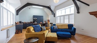 โกรฟส์ เฮาส์