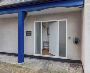 Exterior detail - Groves House (Portland)