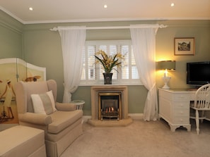 Fireplace - Tree Tops (Broadway)