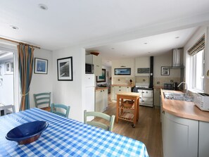 Fridge, dishwasher, electric kettle, toaster - Northern Lights (Wadebridge)