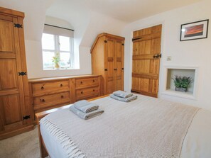 2 dormitorios, decoración individual, mobiliario individual