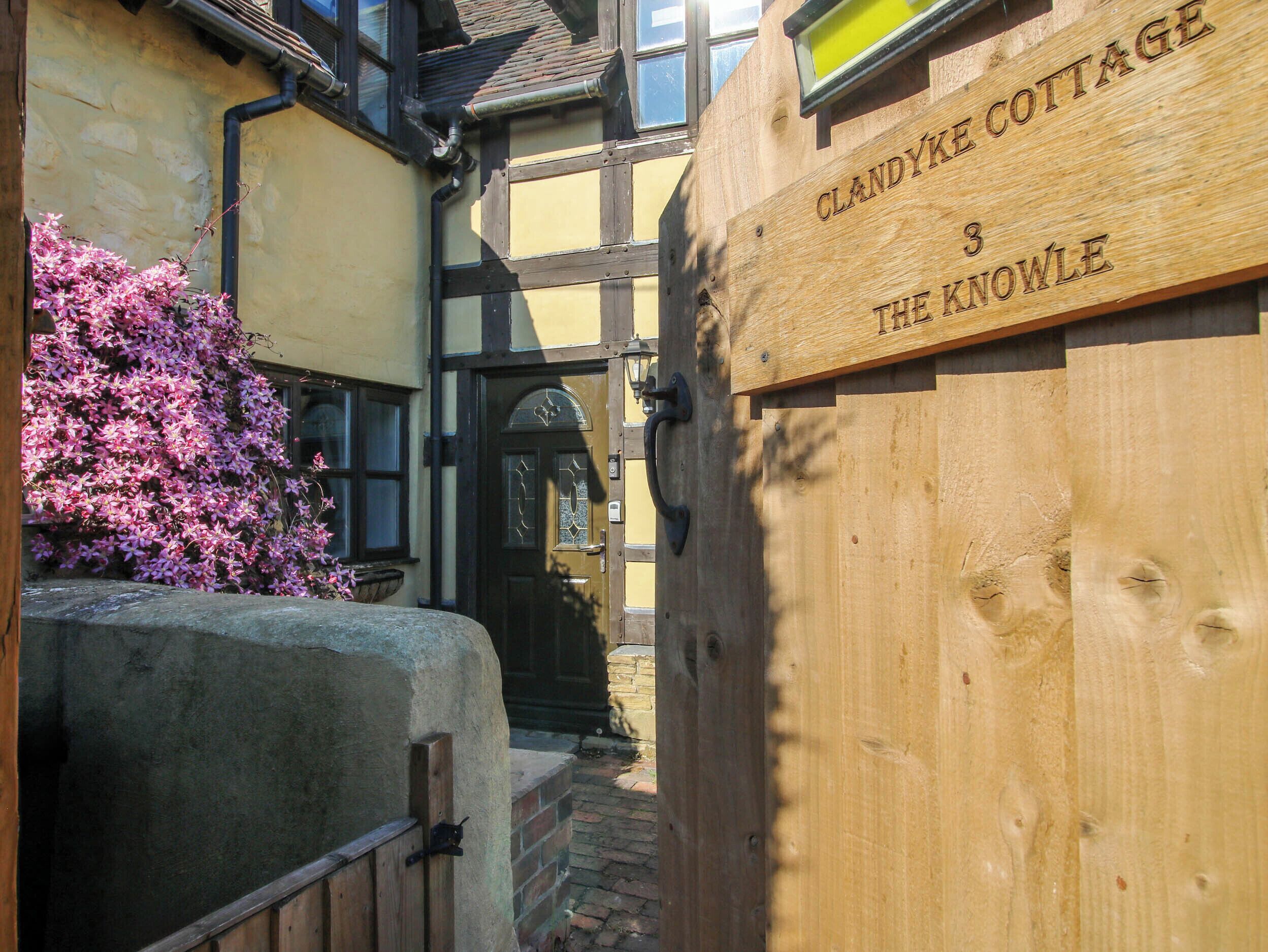 Cottage | Exterior detail